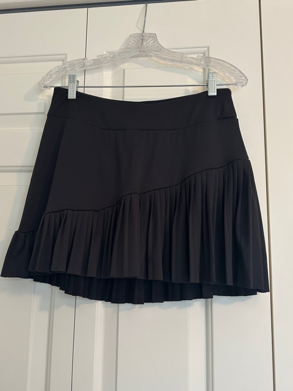 NWOT Kyodan Black Asymmetric Pleated Mini Skirt